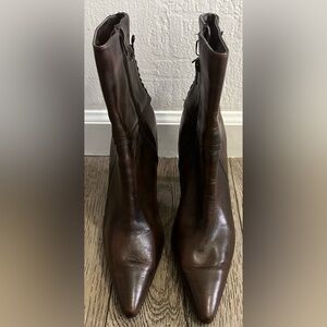 apostrophe Brodie Brown Leather 3.5” heel Boots Women’s size 10